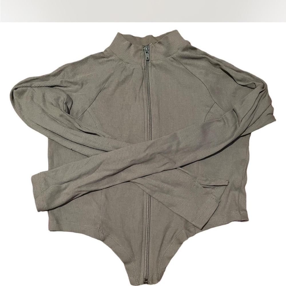 Boohoo Gray Ribbed Zip-Up Top